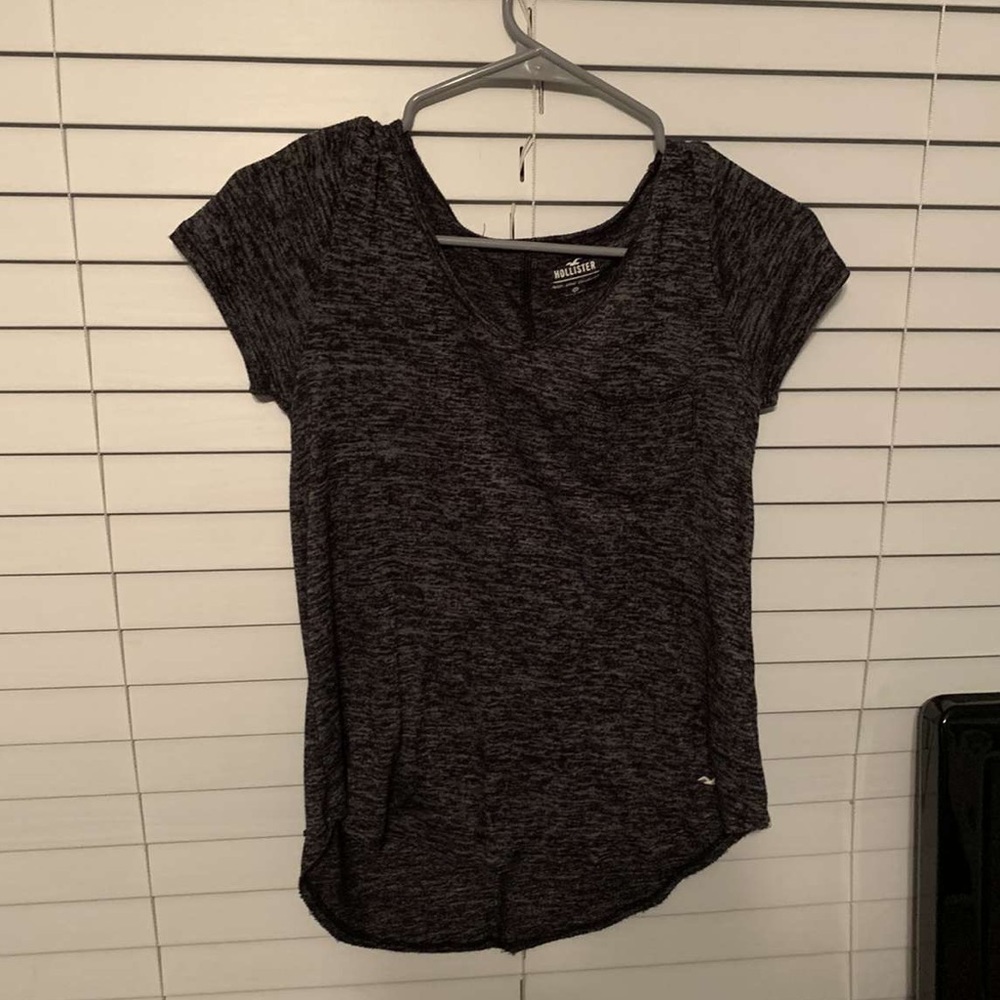 Hollister top